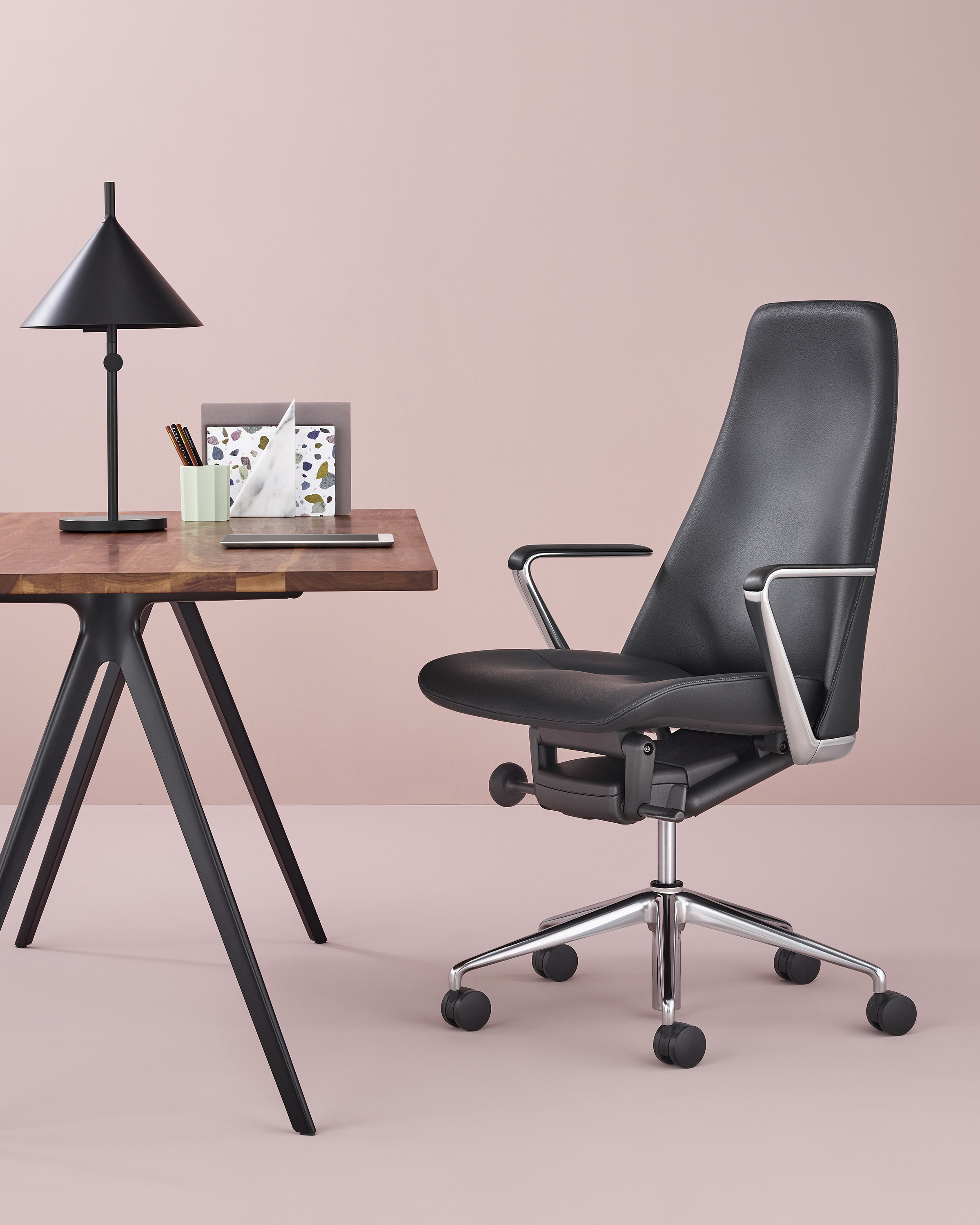 办公椅|现代真皮中班椅|办公家具|华体会体育官方在线官网家具|锥形大班椅